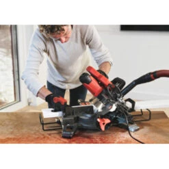 SKIL Afkortzaag / Verstekzaag 216mm Met Trekfunctie En Laser 1310AA 1600W + Snelklem 18 SKIL Afkortzaag / Verstekzaag 216mm Met Trekfunctie En Laser 1310AA 1600W + Snelklem -Gamma Winkel 123 147