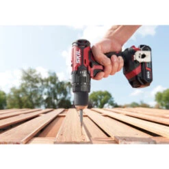 SKIL 20V Accuklopboormachine 3018HB + 2 Accu's 2,0Ah + Lader + Koffer -Gamma Winkel 123 1730