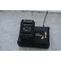 Batavia Acculader 18 V / 4.0 A 6 Batavia Acculader 18 V / 4.0 A -Gamma Winkel 123 3993