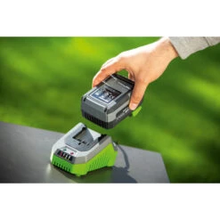 LUX Accu- En Lader Starterset 20V 2,0Ah 15 LUX Accu- En Lader Starterset 20V 2,0Ah -Gamma Winkel 123 4074