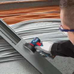 Bosch Professional Accu Haakse Slijper GWS 12V-76 (zonder Accu) 6 Bosch Professional Accu Haakse Slijper GWS 12V-76 (zonder Accu) -Gamma Winkel 123 605