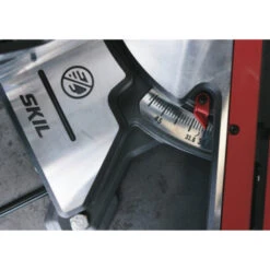 SKIL Afkortzaag /verstekzaag 254mm Met Trekfunctie, Laser En 'dual Bevel' Functie 1320AA 2000W + Snelklem 13 SKIL Afkortzaag /verstekzaag 254mm Met Trekfunctie, Laser En 'dual Bevel' Functie 1320AA 2000W + Snelklem -Gamma Winkel 123 854
