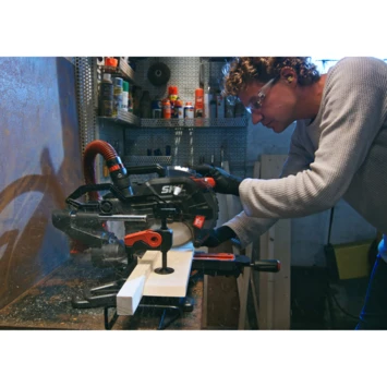 SKIL 20V Afkortzaag / Verstekzaag 216mm Met Trekfunctie En Laser 3590AA Incl. 4.0Ah Accu + Snellader 8 SKIL 20V Afkortzaag / Verstekzaag 216mm Met Trekfunctie En Laser 3590AA Incl. 4.0Ah Accu + Snellader - Afbeelding 8